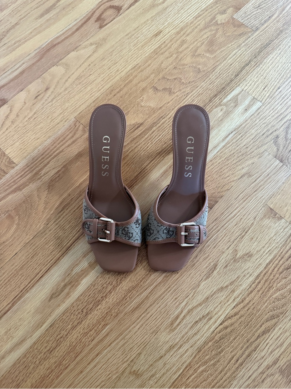 Guess kitten heels mini pumps